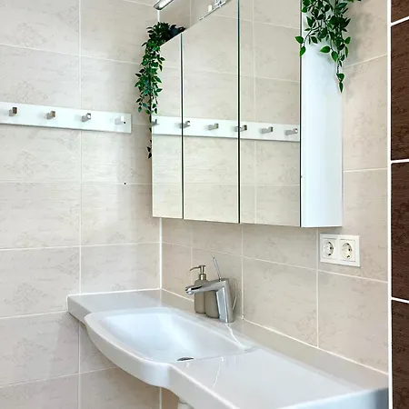 Jaukus Butas Prie Juros