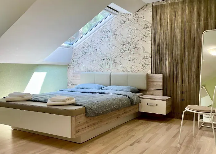 Jaukus Butas Prie Juros *